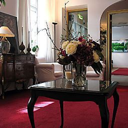 Hall Carlton Astoria