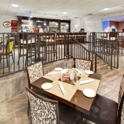 Bar Crowne Plaza MILWAUKEE AIRPORT