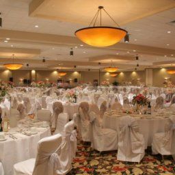 Hala Crowne Plaza MILWAUKEE AIRPORT