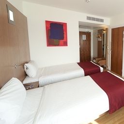 Camera Ramada Encore Warrington