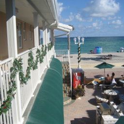 Riptide Oceanfront Hotel and Tiki Bar Hollywood