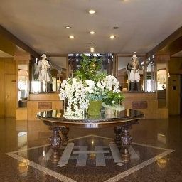 Hall Polo Hotel