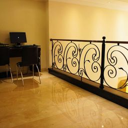  Hotel Embassy Park