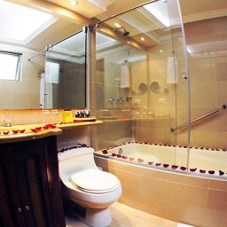 Bathroom Hotel Embassy Park