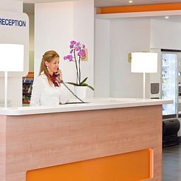 Recepción Ibis budget Luzern City