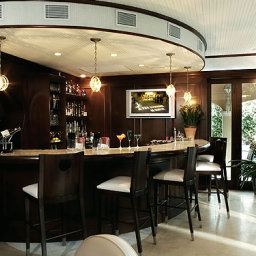 Bar The Somerset on Grace Bay