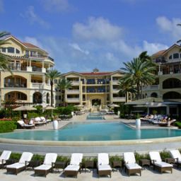 Exterior view The Somerset on Grace Bay