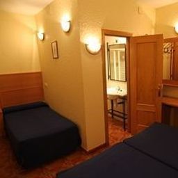 Leonardo Da Vinci Hostal Seville