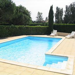 Pool Le Mistral Logis