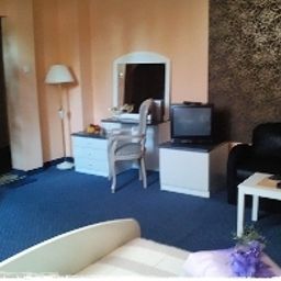Room Aurora
