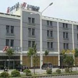 Exterior view Jin Jiang Inn Huangpu Ave