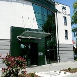 Vista exterior Niepołomice Fotos