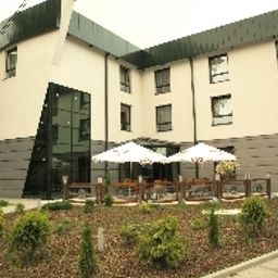 Vista exterior Niepołomice Fotos