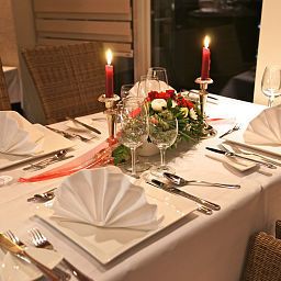 Salle du petit-déjeuner située dans le restaurant EVE Resort & Spa