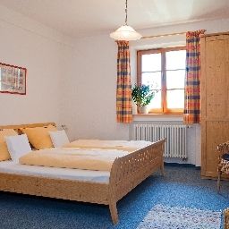 Bernhardhof Pension Otterfing Bayern