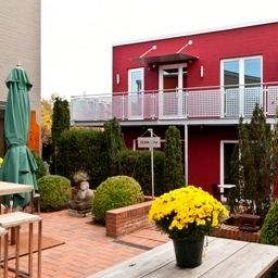 Wine Coffee & More Suite Hotel Гамбург