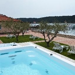  Tomi Apartments