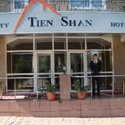 Außenansicht City Hotel Tien Shan