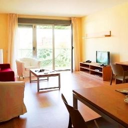 Aura Park Aparthotel