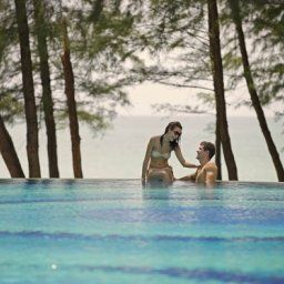 Pool Holiday Inn Resort PHUKET MAI KHAO BEACH RESORT