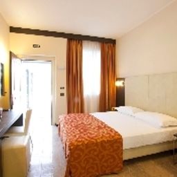 Номер Raya Hotel Motel