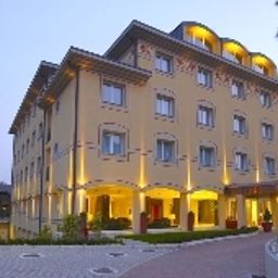 Фасад Virginia Palace