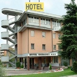 Widok zewnętrzny Embassy