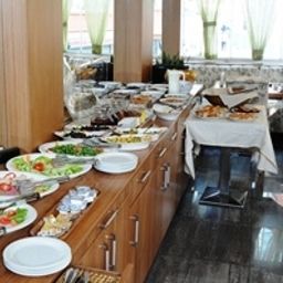 Buffet The Marionssuites LUXURY SUITES Fotos