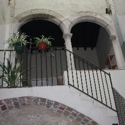 Medieval Suites Apartments Гирона