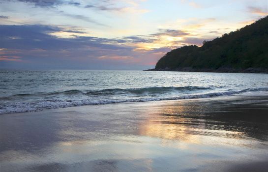 Info Le Meridien Phuket Beach Resort.