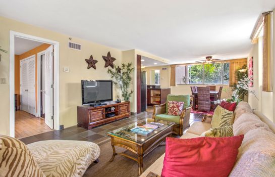 Camera Royal Kahana Maui by Outrigger