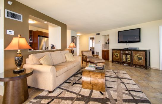 Camera Royal Kahana Maui by Outrigger