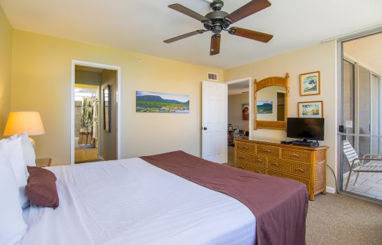 Camera Royal Kahana Maui by Outrigger