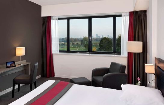 Zimmer Worldhotel Wings Rotterdam The Hague Airport