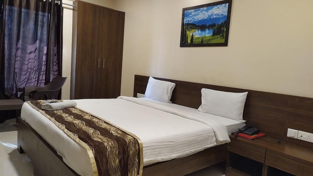 Hotel Kedari Residency (Pune)