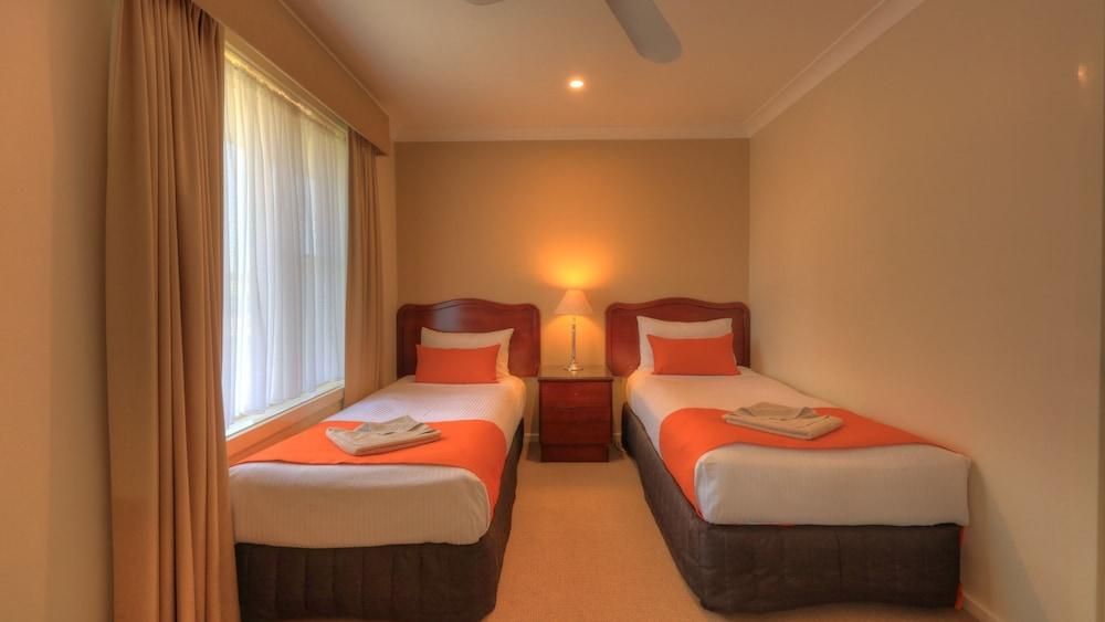 Endeavour Court Motor Inn Dubbo book favourably with HRS