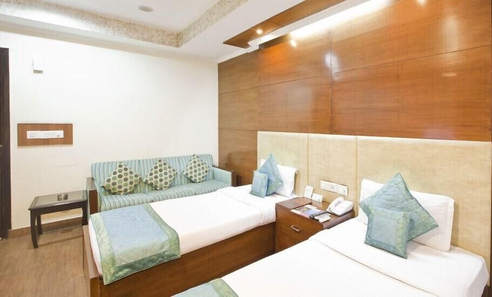 Hotel Chirag Residency (Delhi)