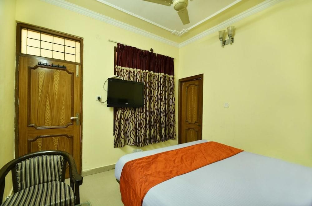 Hotel OYO 8073 Grand Residency (Chandigarh)