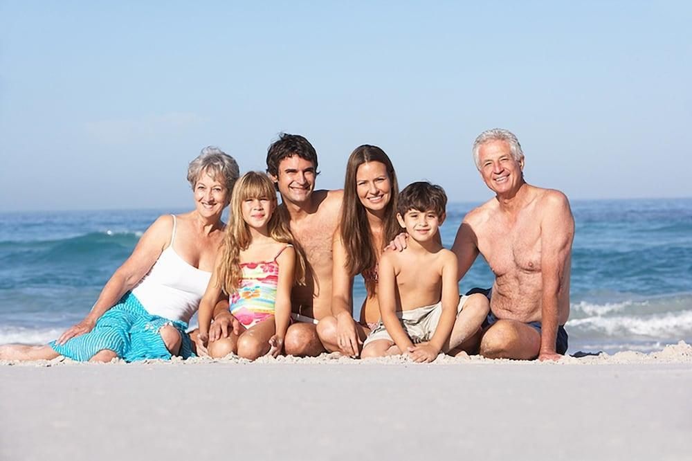 Hotel Seacrest Beachfront Holiday Apartments (Surfers Paradise) (23) Hotel Seacrest Beachfront Holiday Apartments (Surfers Paradise) (23)