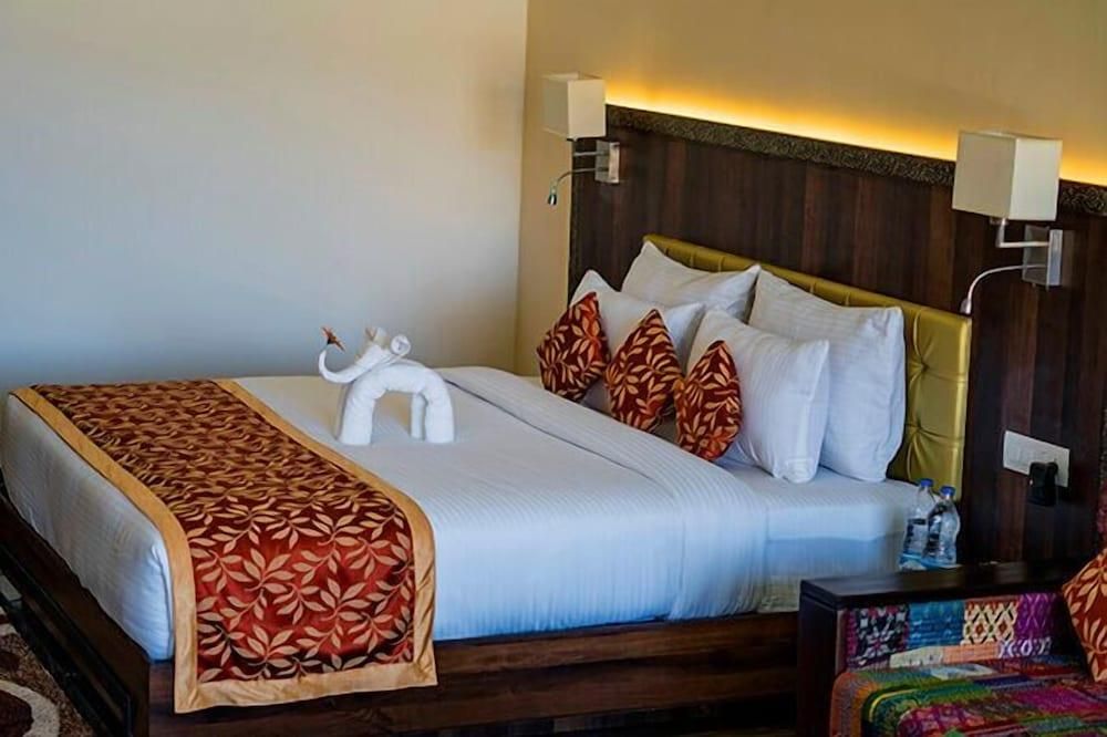 Hotel Via Lakhela Resort & Spa (Sādri)