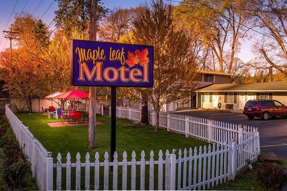 Maple Leaf Motel (Shady Cove)
