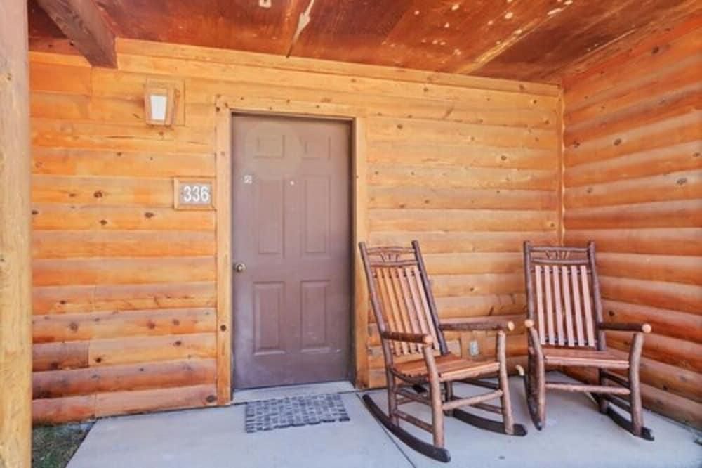 Hotel Headwaters Lodge Cabins at Flagg Ranch in Colter Bay Village