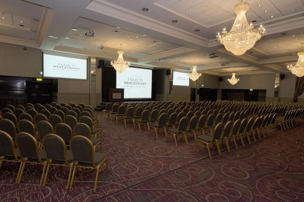 Hotel Treacy's West County Conference & Leisure Centre (Clare)