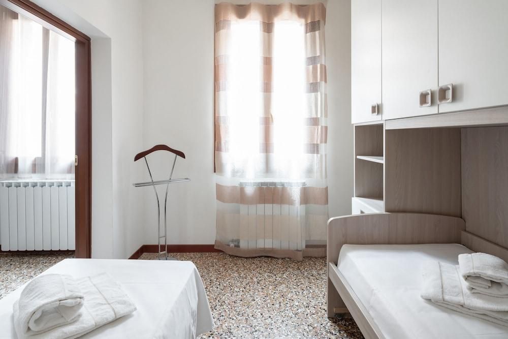Hotel San Polo Canal View Apartments - Venise chez HRS avec services  gratuits