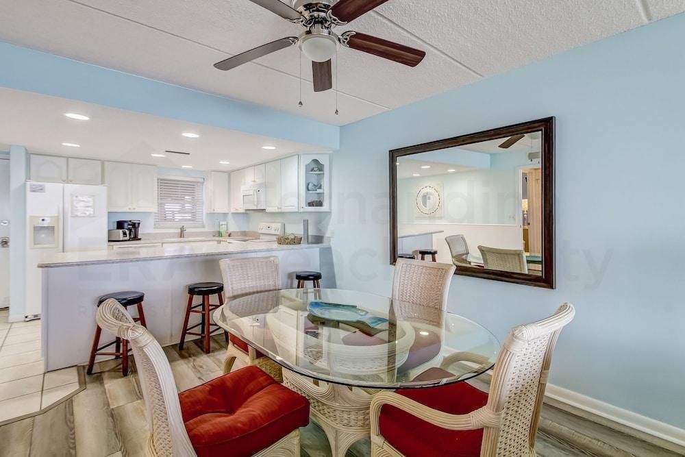Hotel Striking Ocean View Condo with Private Walkway to the Beach by RedAwning (Fernandina Beach)
