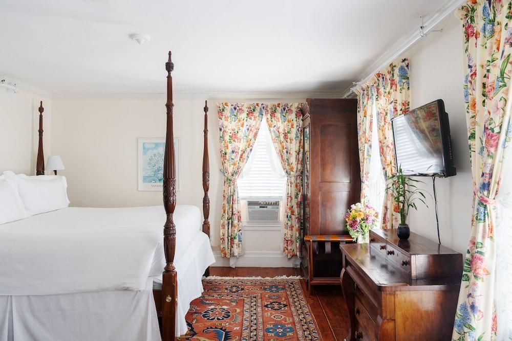 Periwinkle Inn (Nantucket)
