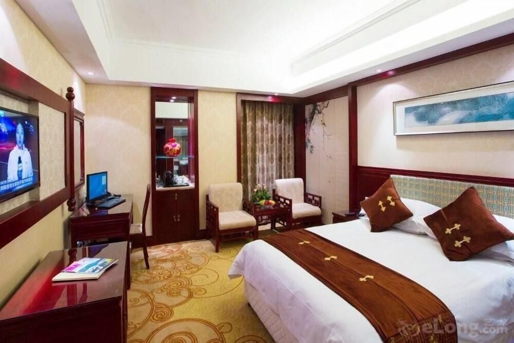 Feicheng Blossom Hotel (Taian)