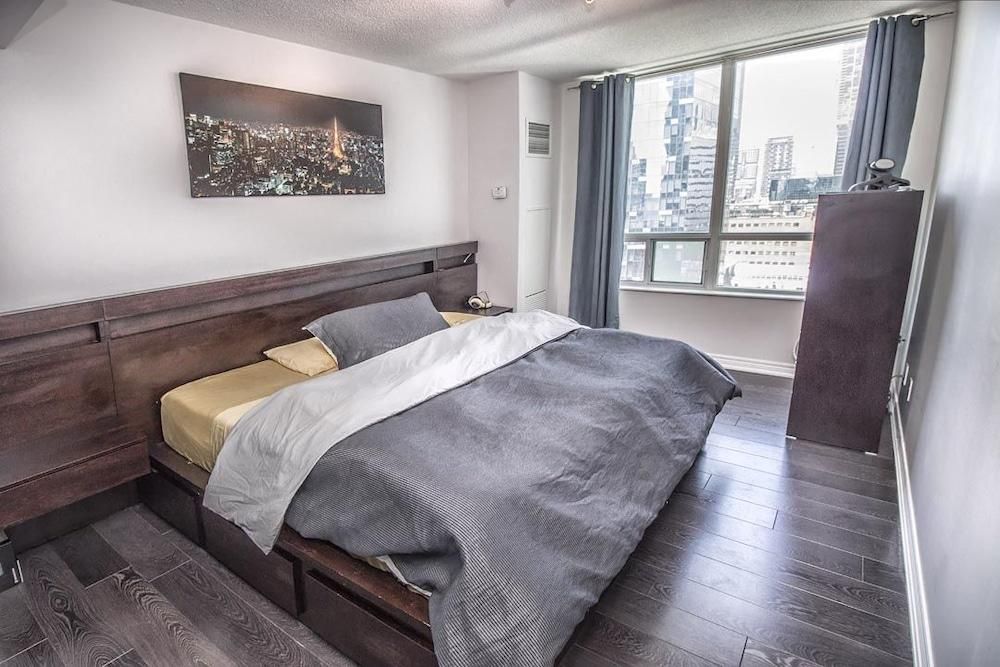 Hotel NAPA Furnished Suites & Apartments (Toronto)