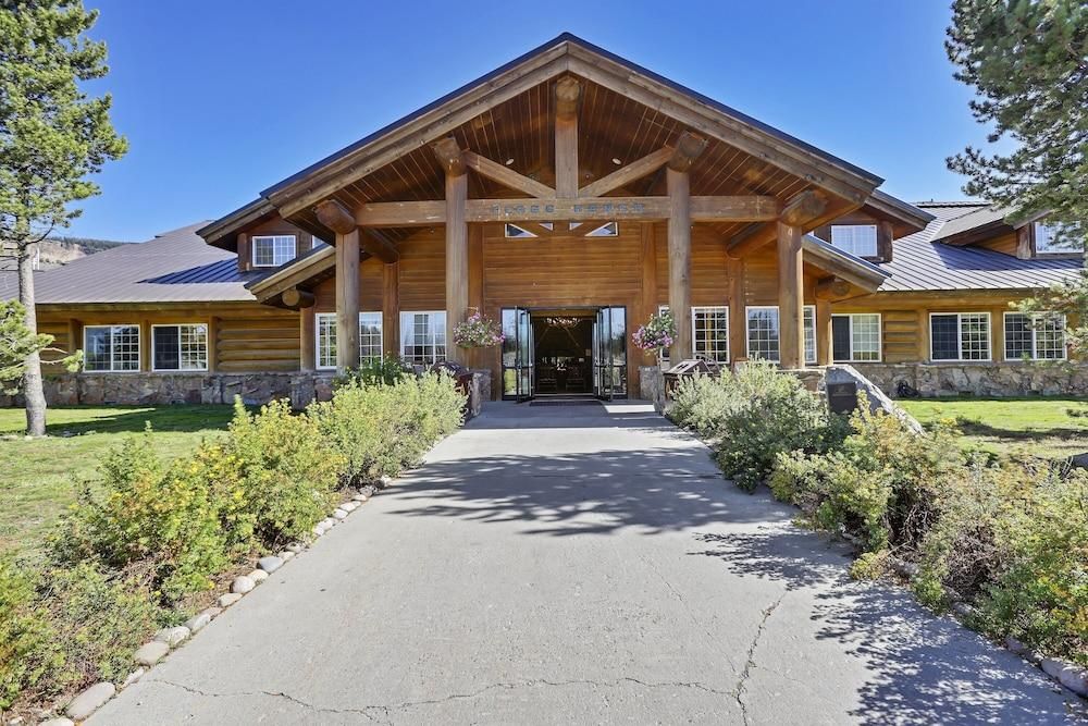 Hotel Headwaters Lodge & Cabins at Flagg Ranch (Colter Bay Village)