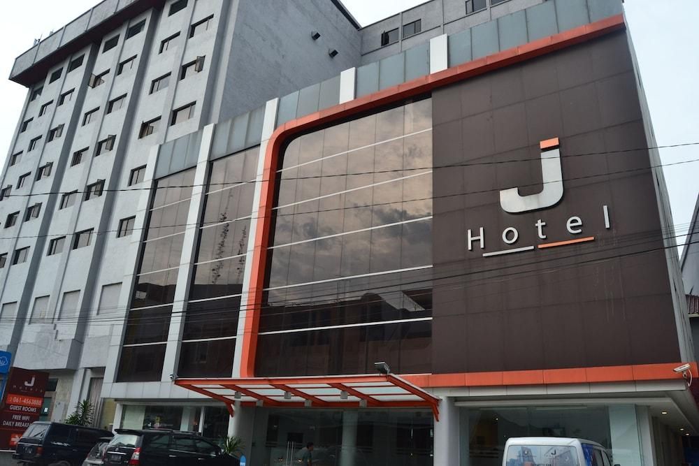 J Hotel Medan (Medan )